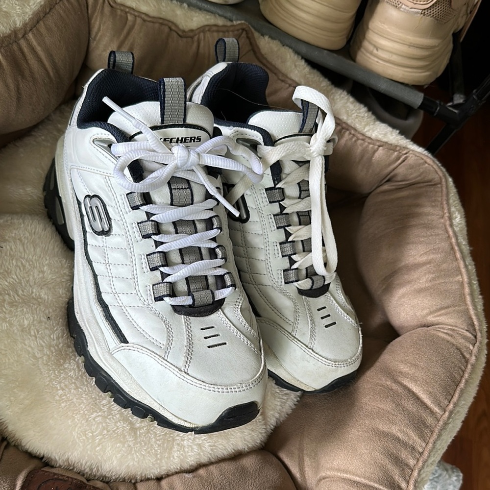Skechers White and Black Sneakers